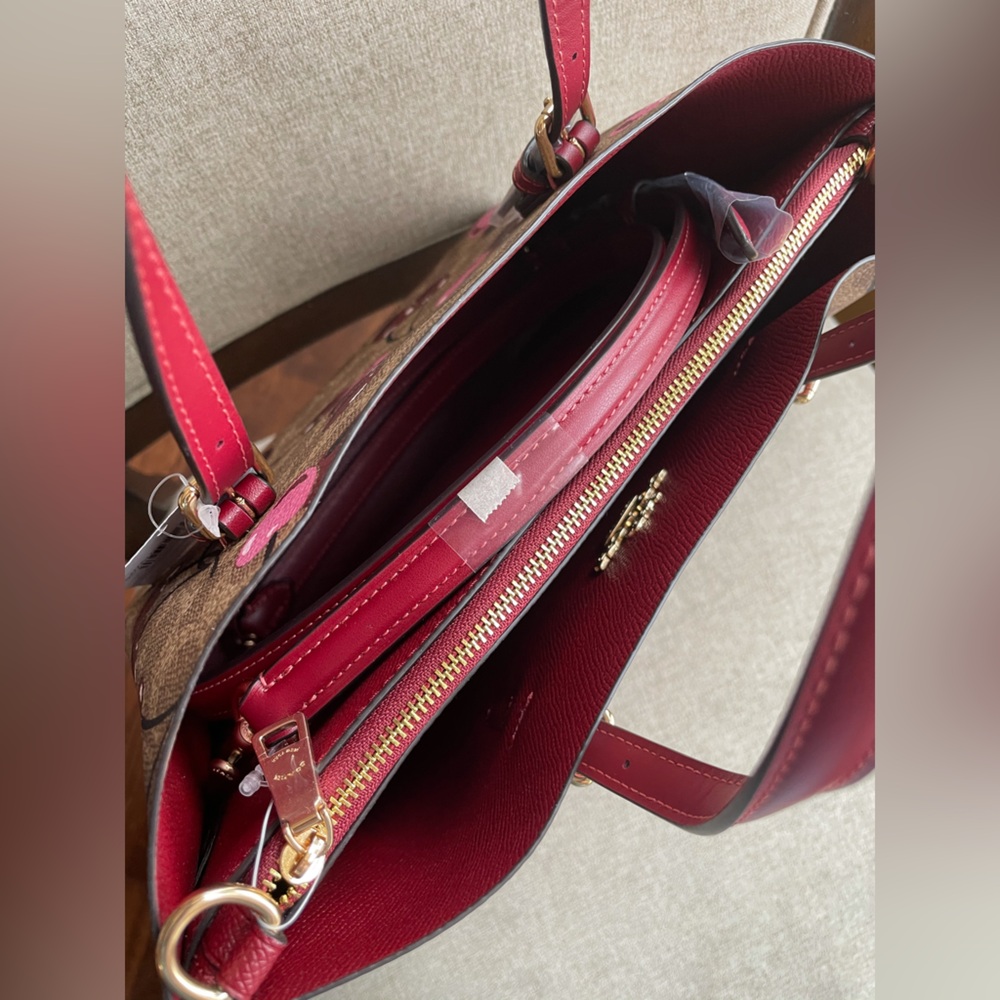 NWT！2PCS COACH MOLLIE TOTE BAG 25 IN SIGNATURE WITH CHERRY AND WRISTLET - Picture 6 of 11